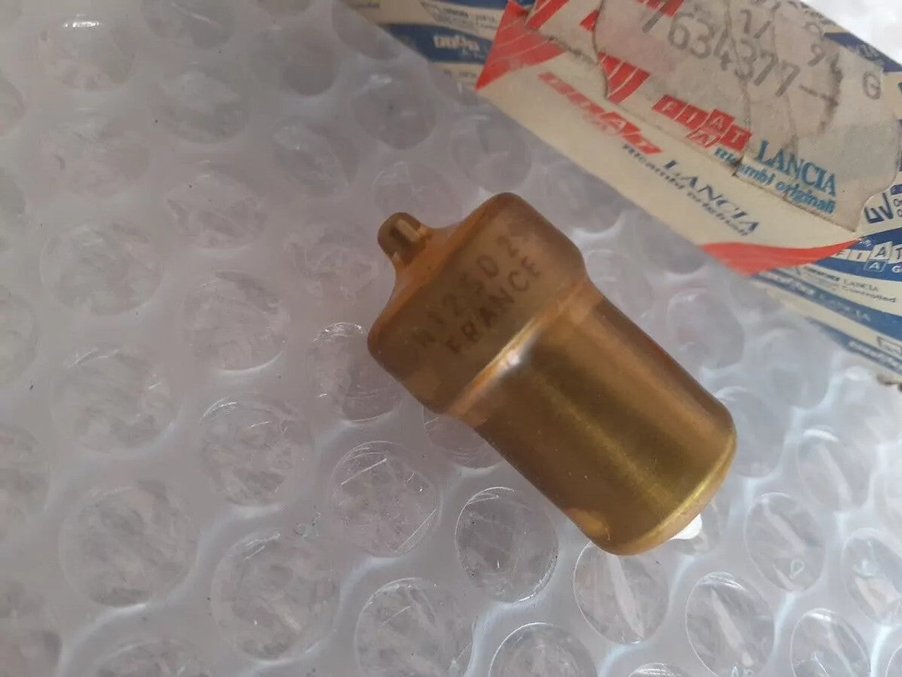 Fuel Injector Nozzle fits Fiat Lancia Alfa Romeo 7634377 DN12SD290 Genuine View Rear