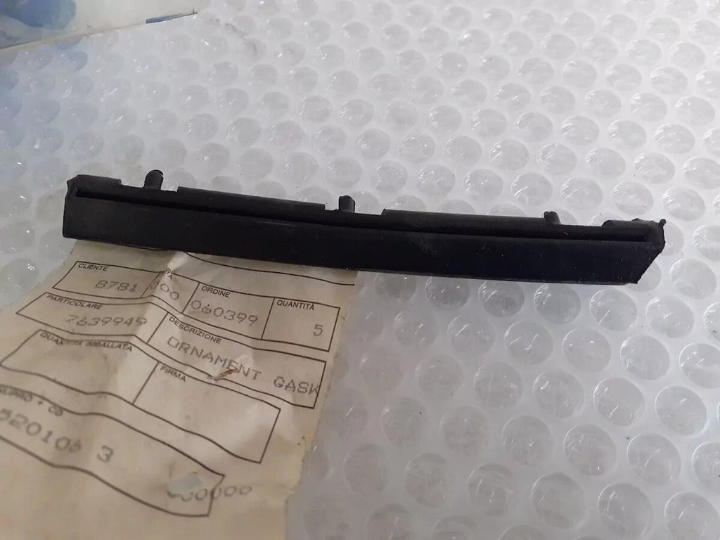 Gasket Front Grille Left fits Fiat Uno Turbo 7639949 Genuine View Rear