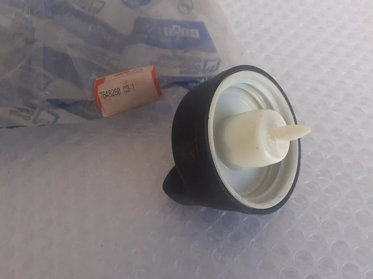 Fuel Tank Cap fits Lancia Dedra 7648280 Genuine View Rear