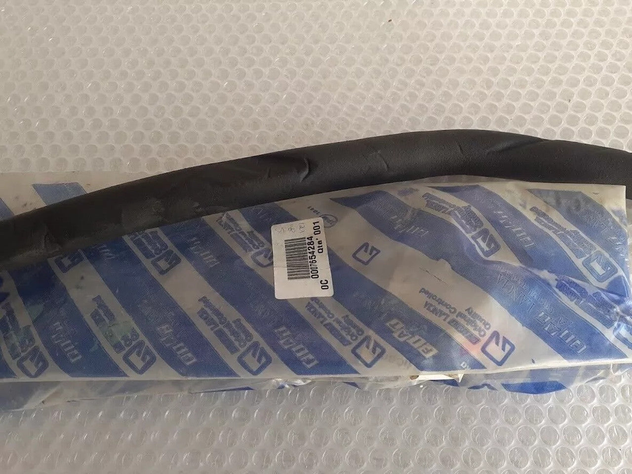 Air Condition Hose fits Fiat Tipo Tempra Lancia Dedra 7654284 Genuine View Close Up Front