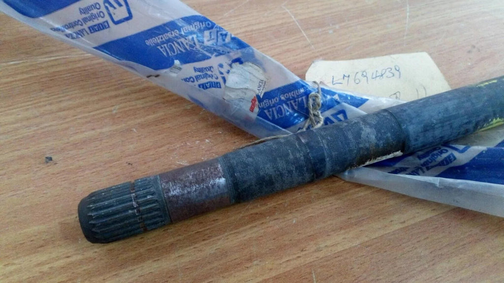 Axle Shaft Left fits Fiat Tempra Tipo Brava Lancia Dedra 7694839 Genuine View Lower