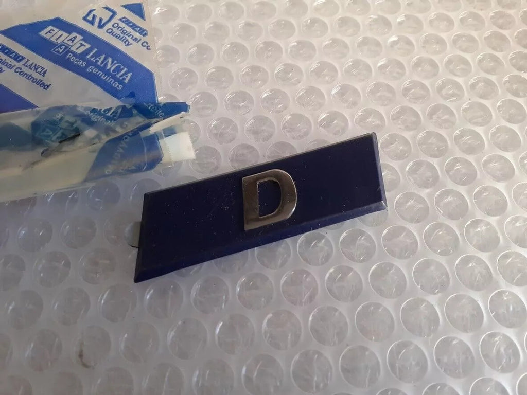 Emblem D fits Fiat Uno Fiorino 7702648 Genuine View Front