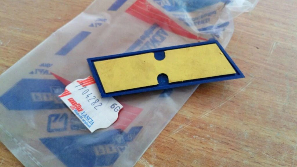 Emblem D fits Fiat Uno 7704282 Genuine View Rear