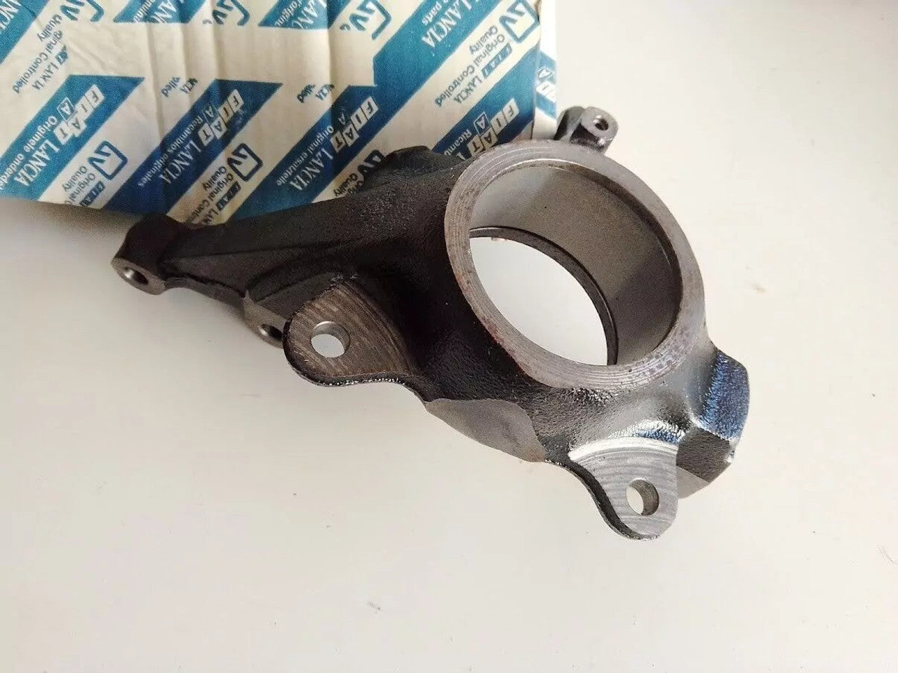 Steering Knuckle Left fits Fiat Tipo Sport Lancia Dedra Turbo 7707585 Genuine View Rear