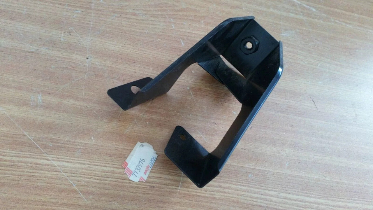 Bracket Right fits Fiat Uno 7737976 Genuine View Front