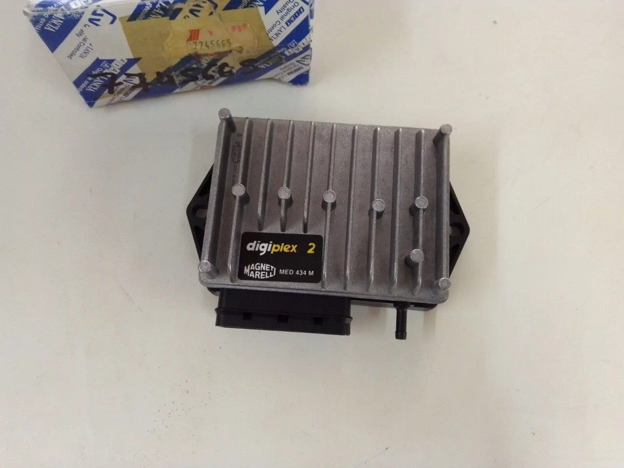 ECU Electronic Control Unit fits Fiat Elba Uno Fiorino 7745665 MED434M View Rear