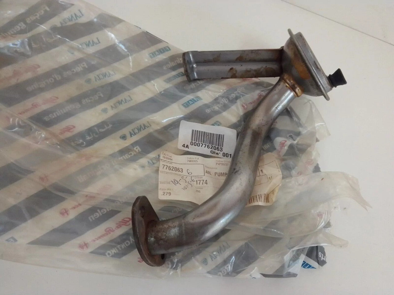 Oil Pump Tube fits Fiat Lancia Alfa Romeo 7762063 5990687 Genuine View Rear
