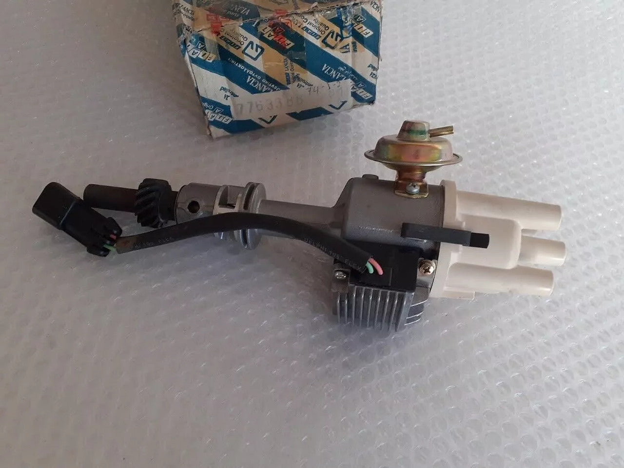 Ignition Distributor fits Fiat Uno 7763388 Genuine View Rear