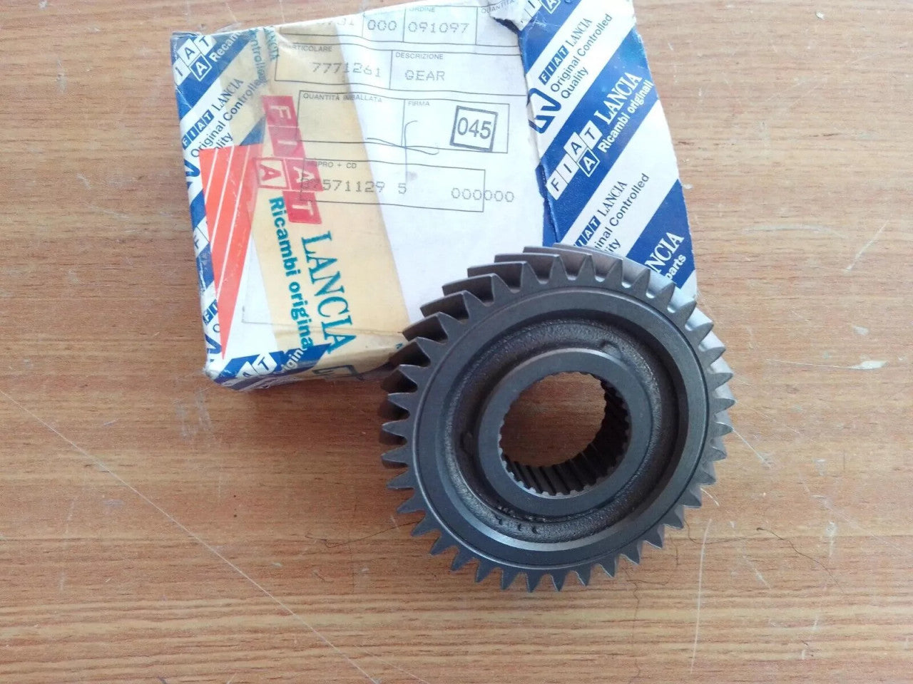 Transmission Gear fits Fiat Lancia Alfa Romeo 7771261 55205080 Genuine View Rear