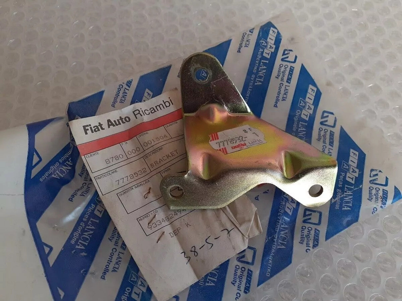 Cylinder Head Bracket fits Lancia Kappa Thema 7778532 Genuine View Front