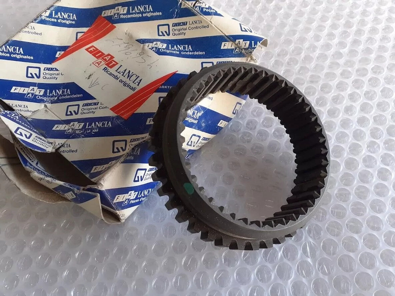 Transmission Hub Sleeve fits Fiat Coupe Lancia Kappa Thema Alfa Romeo 155 164 7796954 View Upper