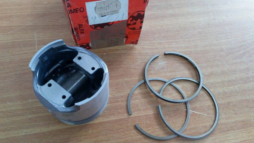 Piston fits Alfa Romeo Alfasud 33 80.60mm 795021 Genuine View Right