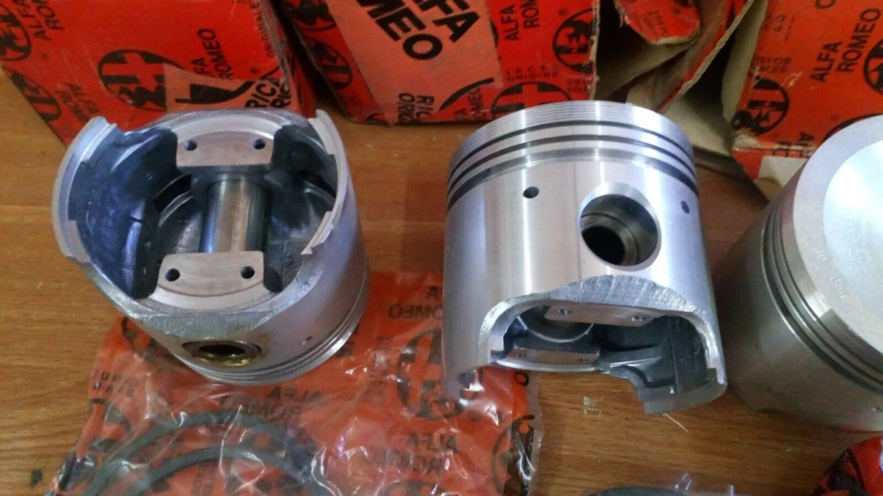 4x Pistons STD fits Alfa Romeo 33 Alfasud 795058 Genuine View Right