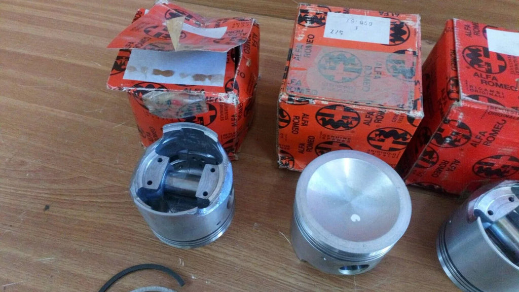 4x Pistons STD fits Alfa Romeo 33 Alfasud 795059 Genuine View Left