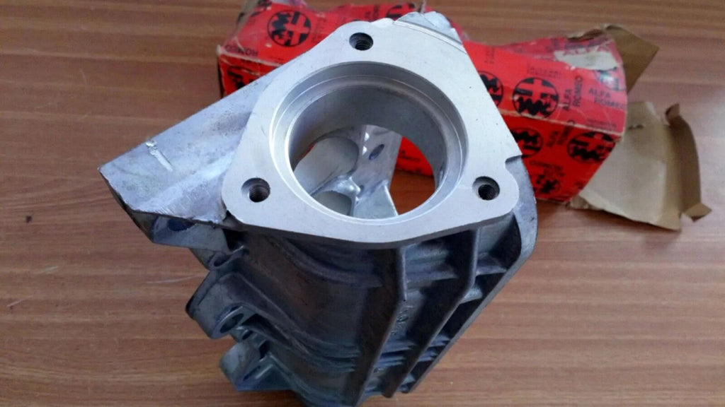 Camshaft Housing Right fits Alfa Romeo 33 Alfasud Sprint 8v 795086 Genuine View Lower