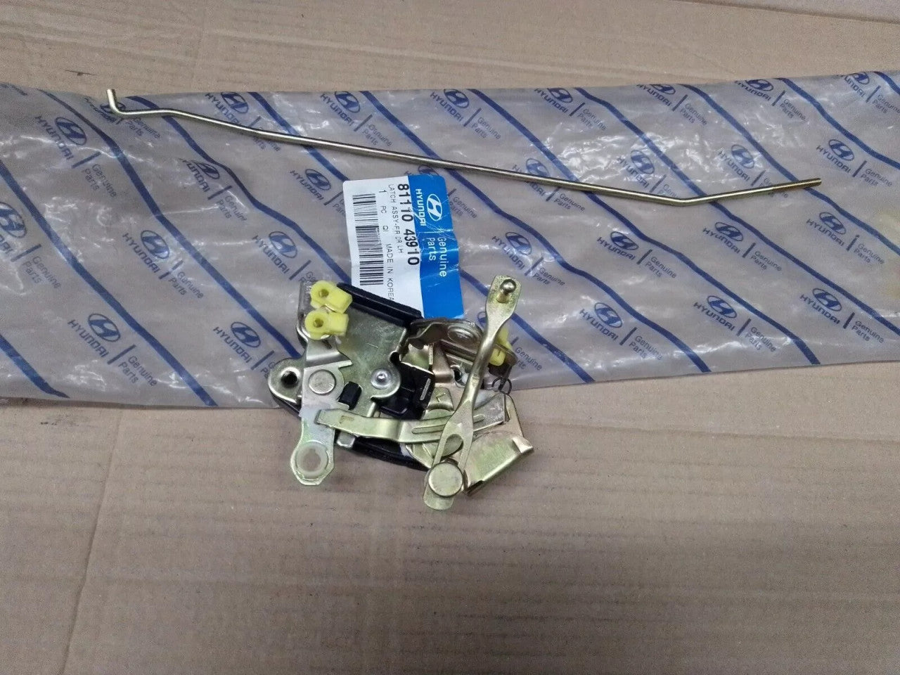 Door Lock Front Left fits Hyundai Porter H100 8111043910 Genuine View Rear