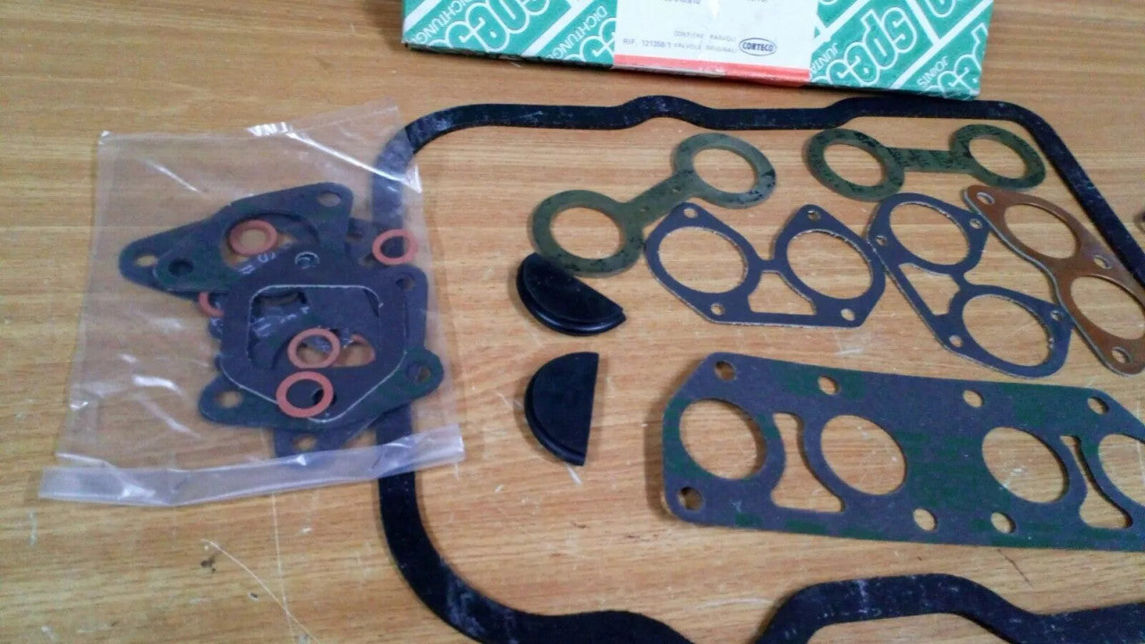 Gaskets Set Kit fits Lancia Fulvia Coupe Berlina 818.302 818.342 818.610 81191263 View Rear