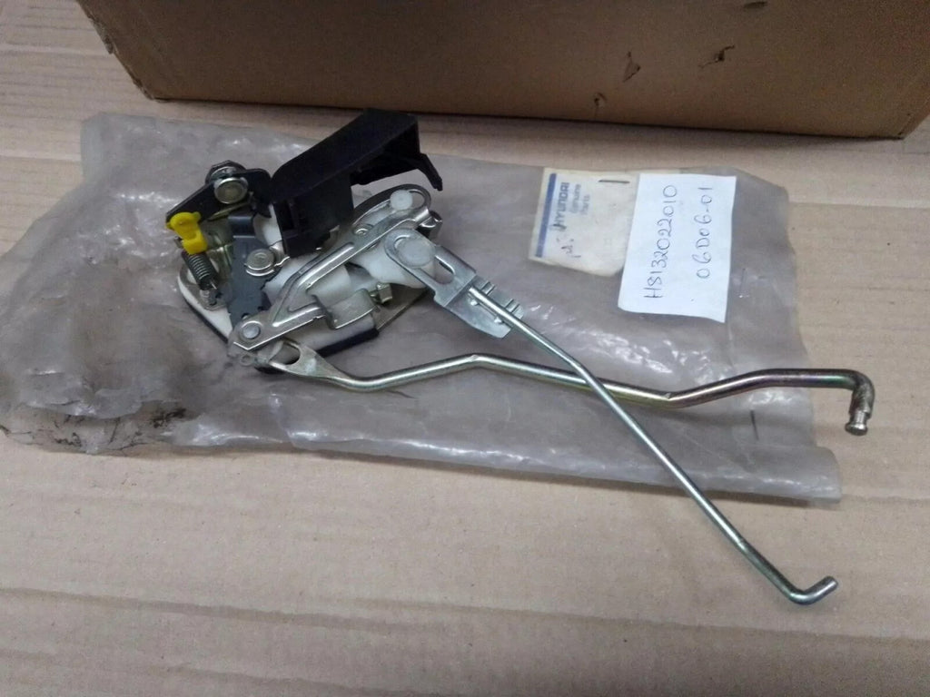 Door Lock Front Right fits Hyundai Excel Accent Pony 81320-22010 Genuine 8132022010 View Rear