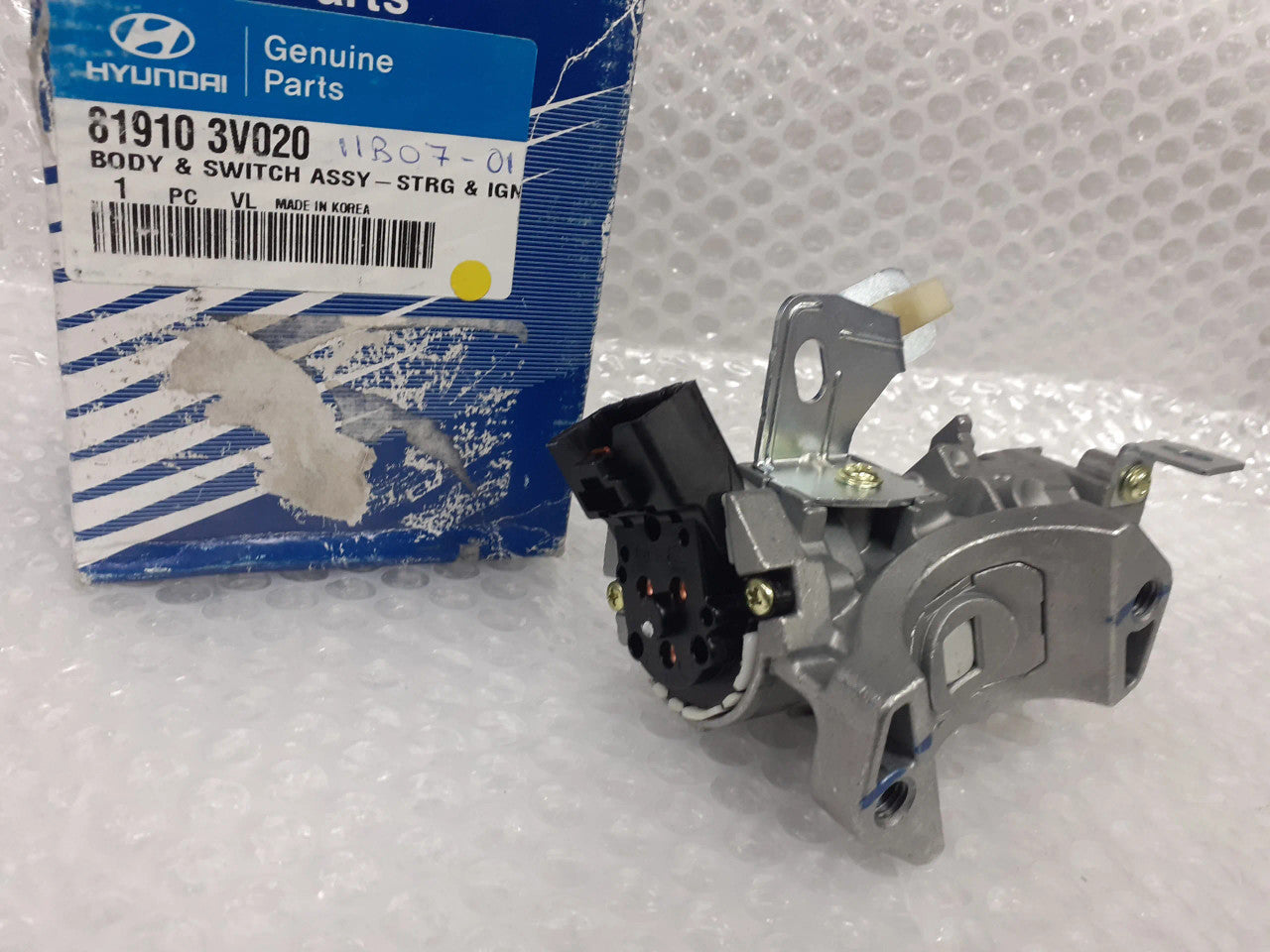 819103V020 View Rear