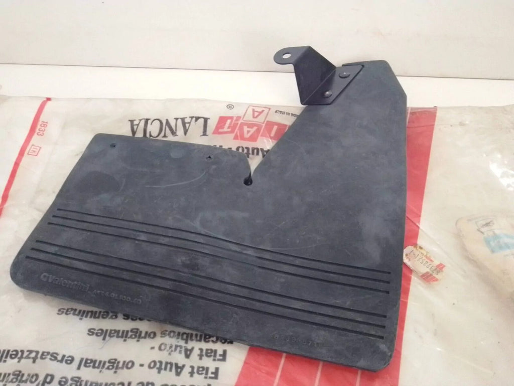 Mud Flap Right fits Lancia Delta Prisma 82398571 Genuine View Front