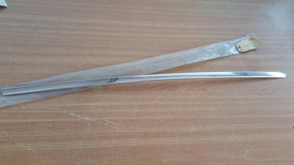 Front Door Molding Right fits Lancia Delta 82400640 Genuine View Front