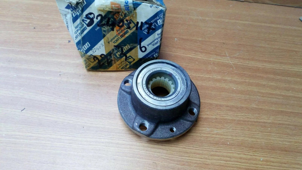 Wheel Hub Rear fits Fiat Croma Alfa Romeo 164 Lancia Thema 82403117 Genuine View Front