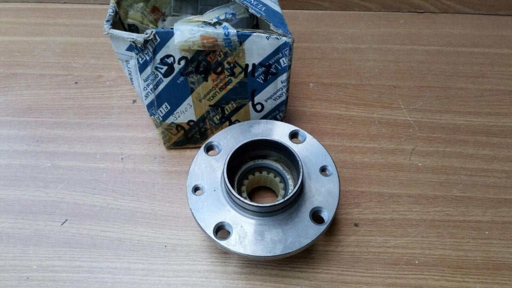 Wheel Hub Rear fits Fiat Croma Alfa Romeo 164 Lancia Thema 82403117 Genuine View Rear