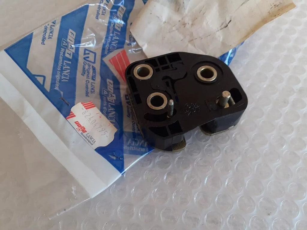 Door Lock Front Right fits Fiat Croma Lancia Thema 82404795 Genuine View Rear