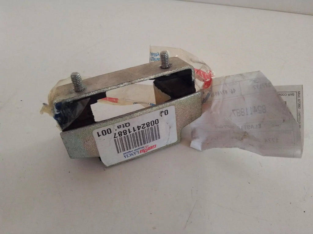 Gear Lever Support fits Lancia Prisma Delta 82411887 Genuine View Front