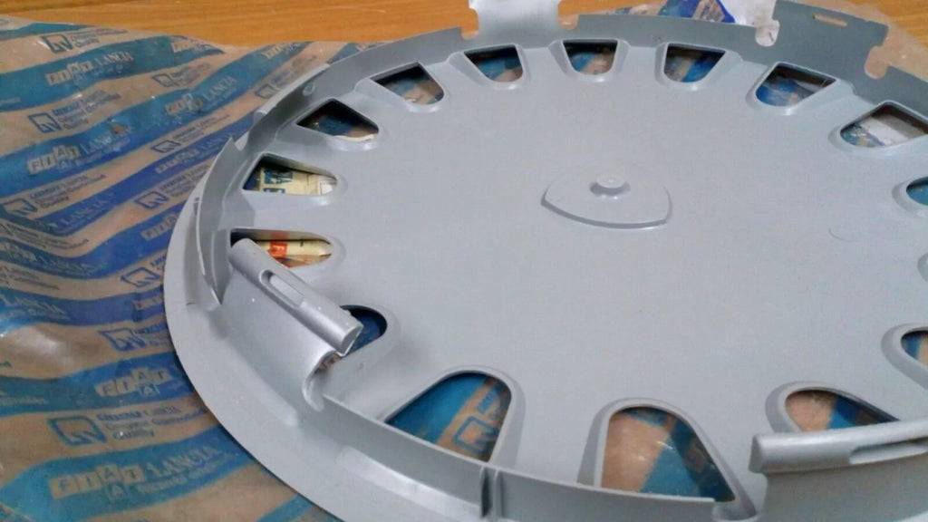 Wheel Hub Cap fits Lancia Thema 82446019 Genuine View Right