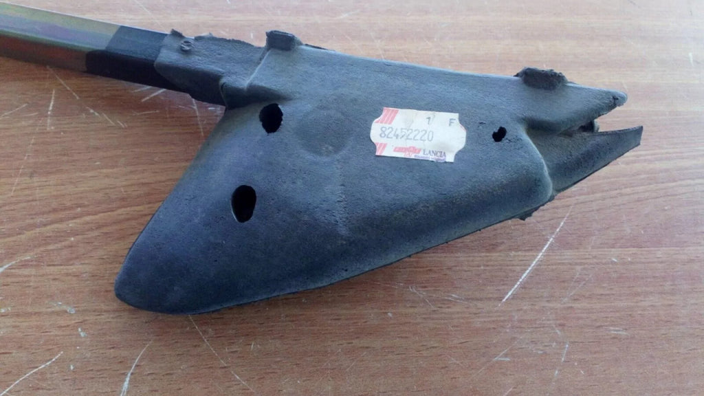 Window Channel Front Left fits Fiat Croma Lancia Thema 82452220 Genuine View Rear