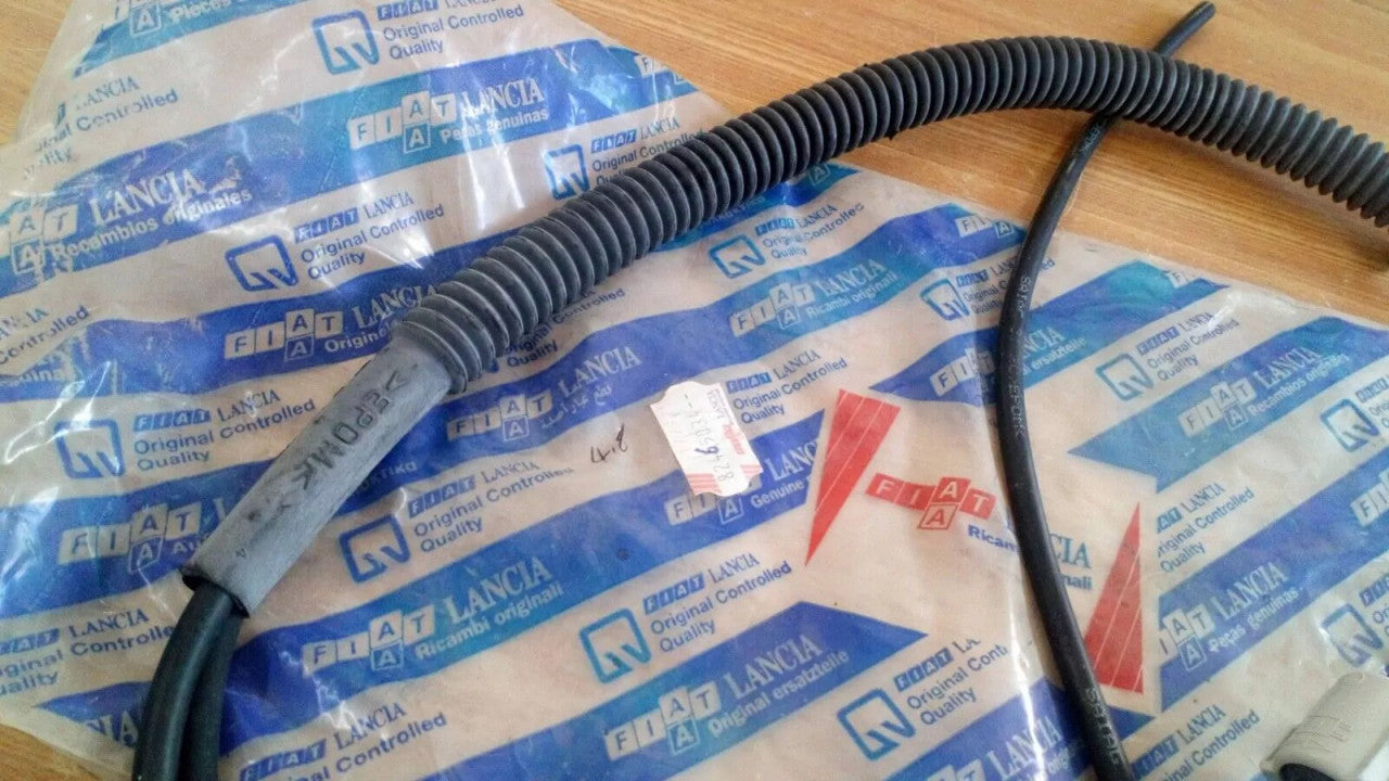 Windscreen Wipers Hoses Set fits Lancia Dedra 82465034 Genuine View Left