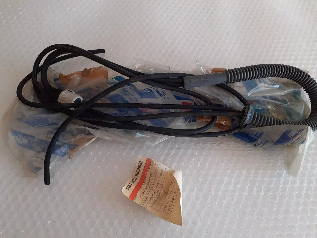 Windscreen Wipers Hoses Set fits Lancia Dedra 82465034 Genuine View Close Up Front