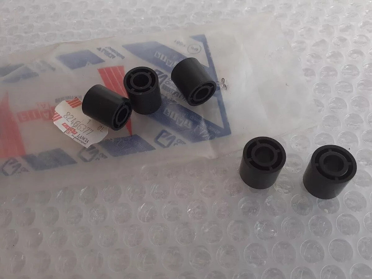 1x Radiator Grille Spacer fits Lancia Dedra 82466377 Genuine View Front