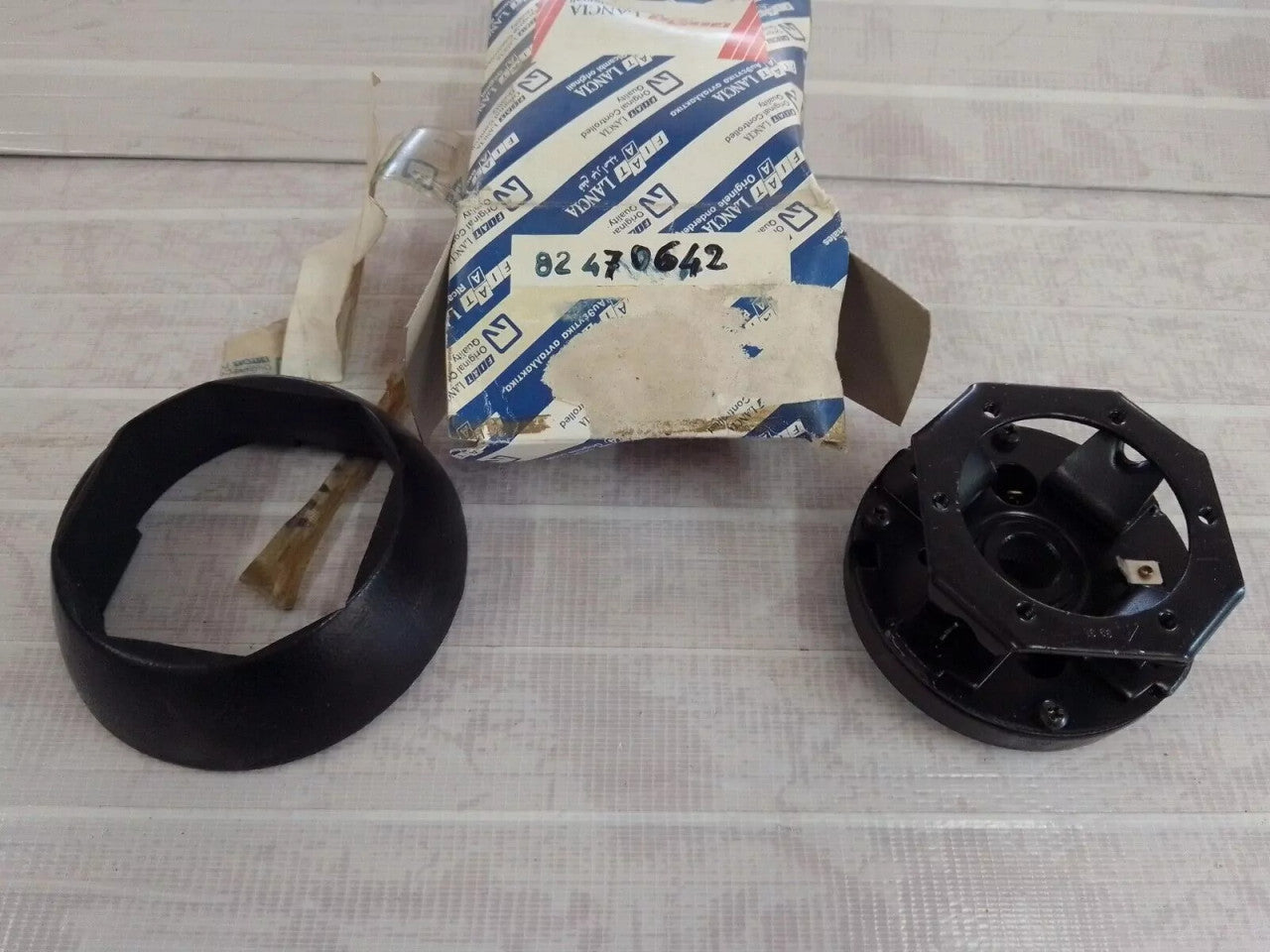 Steering Wheel Hub fits Lancia Delta Evolution 82470642 Genuine View Front