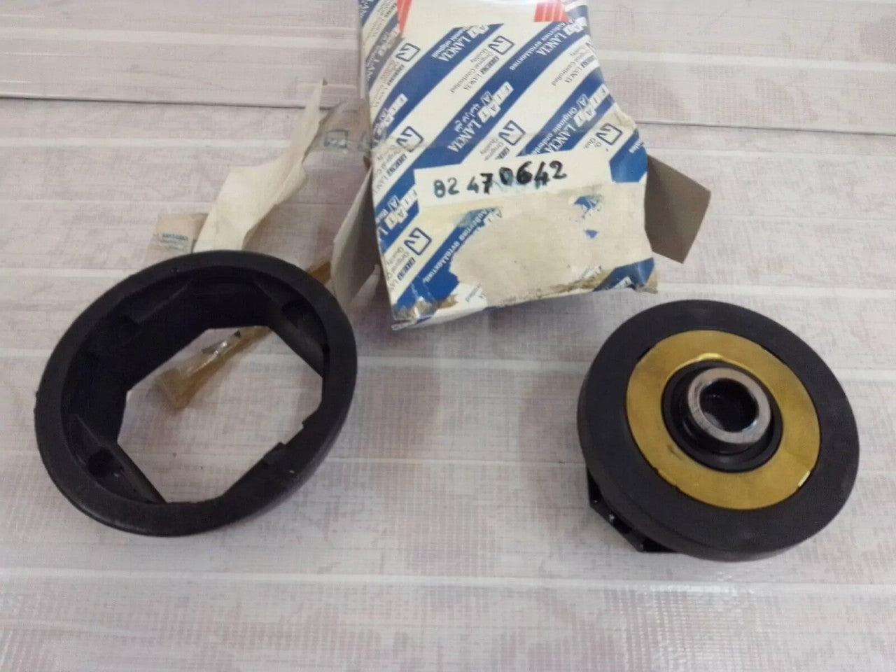 Steering Wheel Hub fits Lancia Delta Evolution 82470642 Genuine View Rear