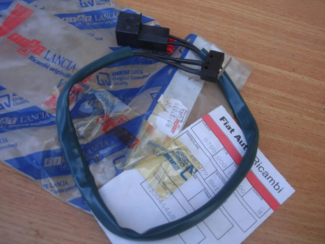 Switch Wiring Central Locking Rear fits Lancia Dedra 82487079 Genuine View Front
