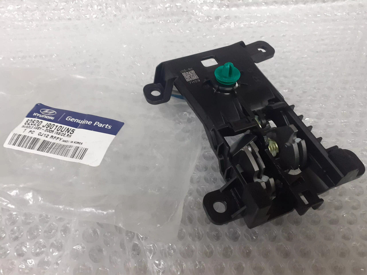 82620J9010UN5 View Rear