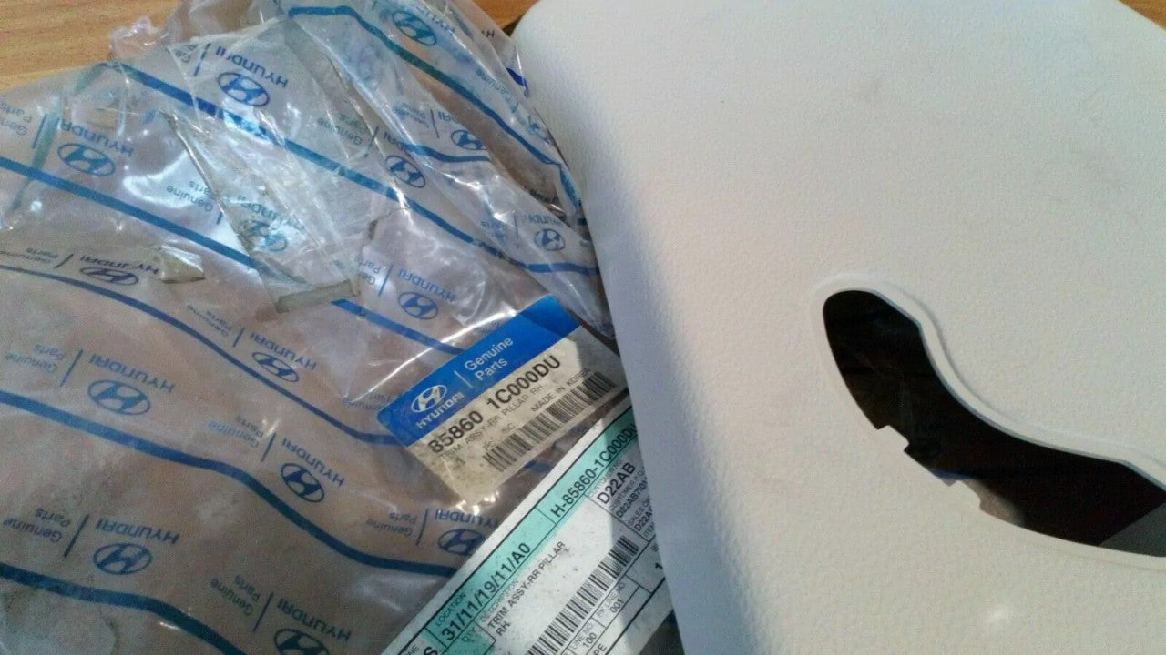 Pillar Trim Rear Right fits Hyundai Getz Click TB 858601C000DU Genuine View Right