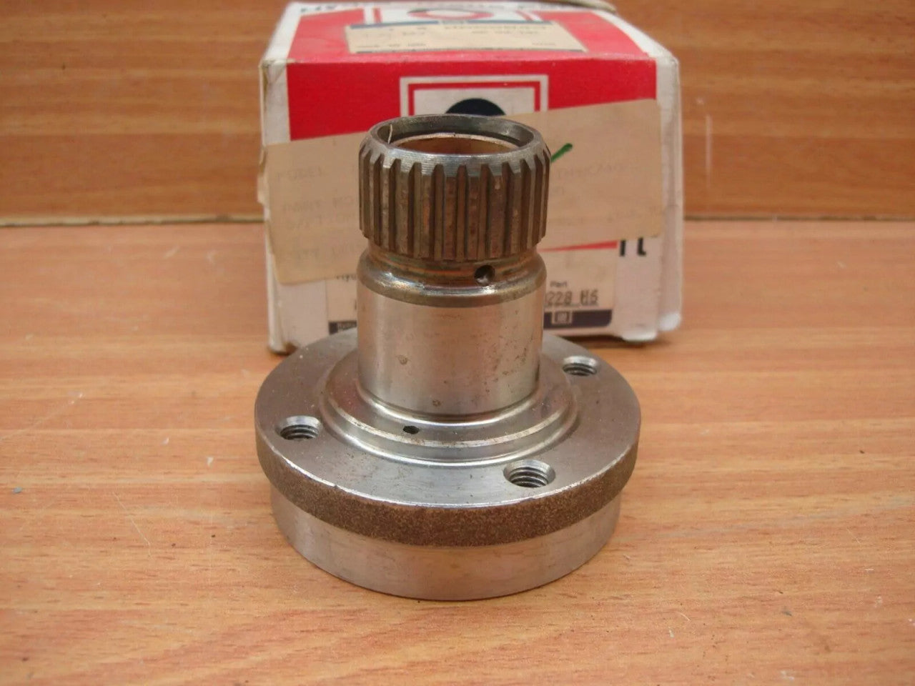 Carrier A/T fits Opel Kadett E Ascona C Vauxhall Astra Cavalier Genuine 8652843 View Rear