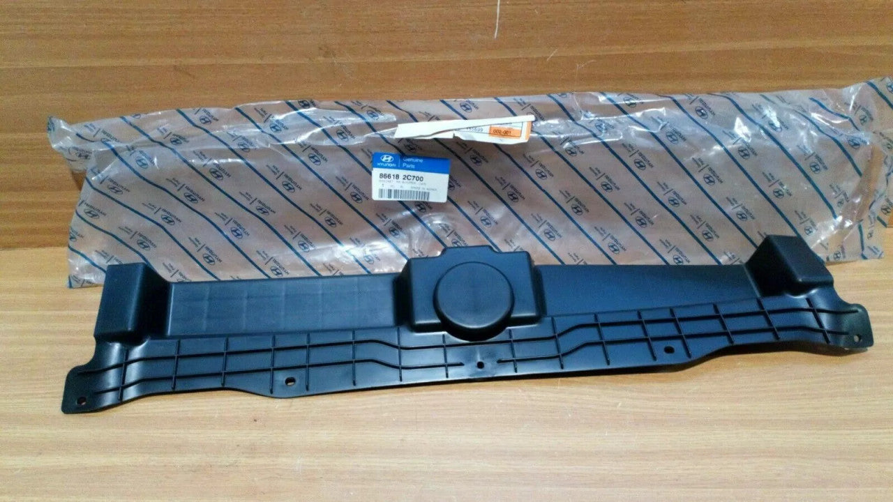 Rear Bumper Lower Bracket fits Hyundai Coupe Tiburon Tuscani 866182C700 Genuine View Front