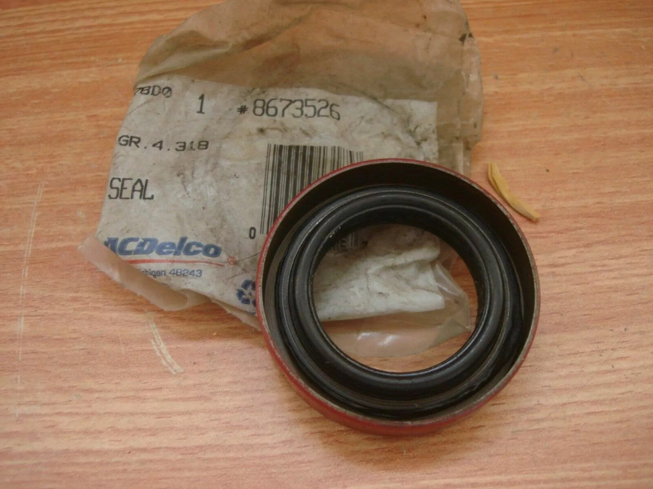 Extension Housing Seal Rear fits Chevrolet Blazer GMC Jimmy 4.3 V6 Genuine 8673526 View Rear