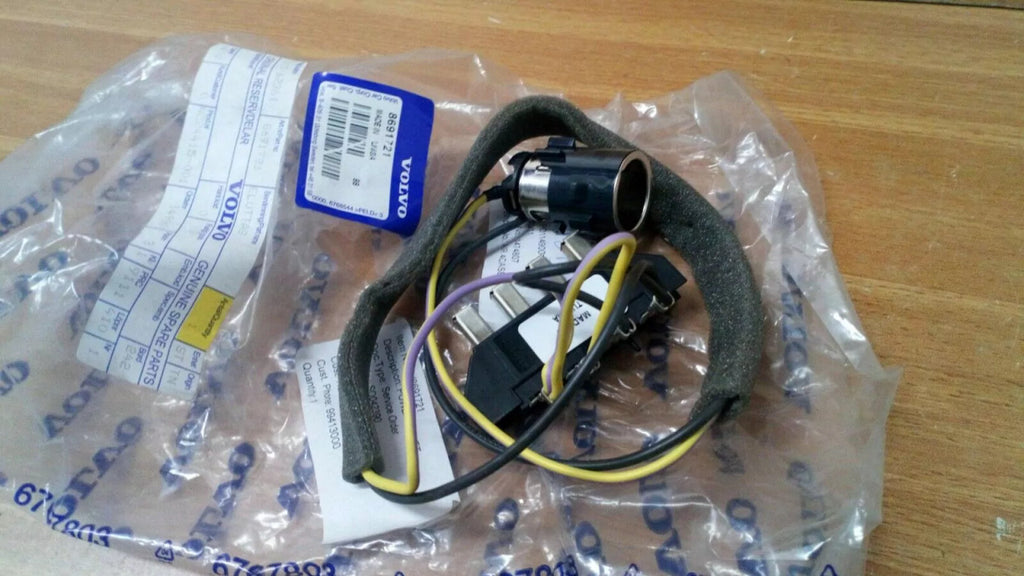 Power Output Rear Cigarette Lighter Socket fits Volvo XC90 8691721 Genuine View Front