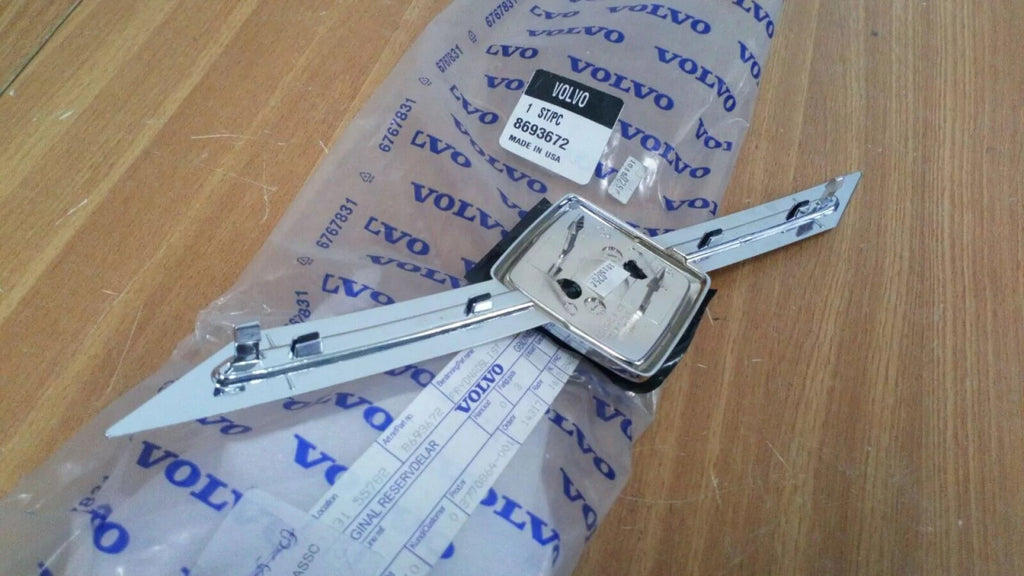 Emblem Front fits Volvo S60 8693672 Genuine View Right