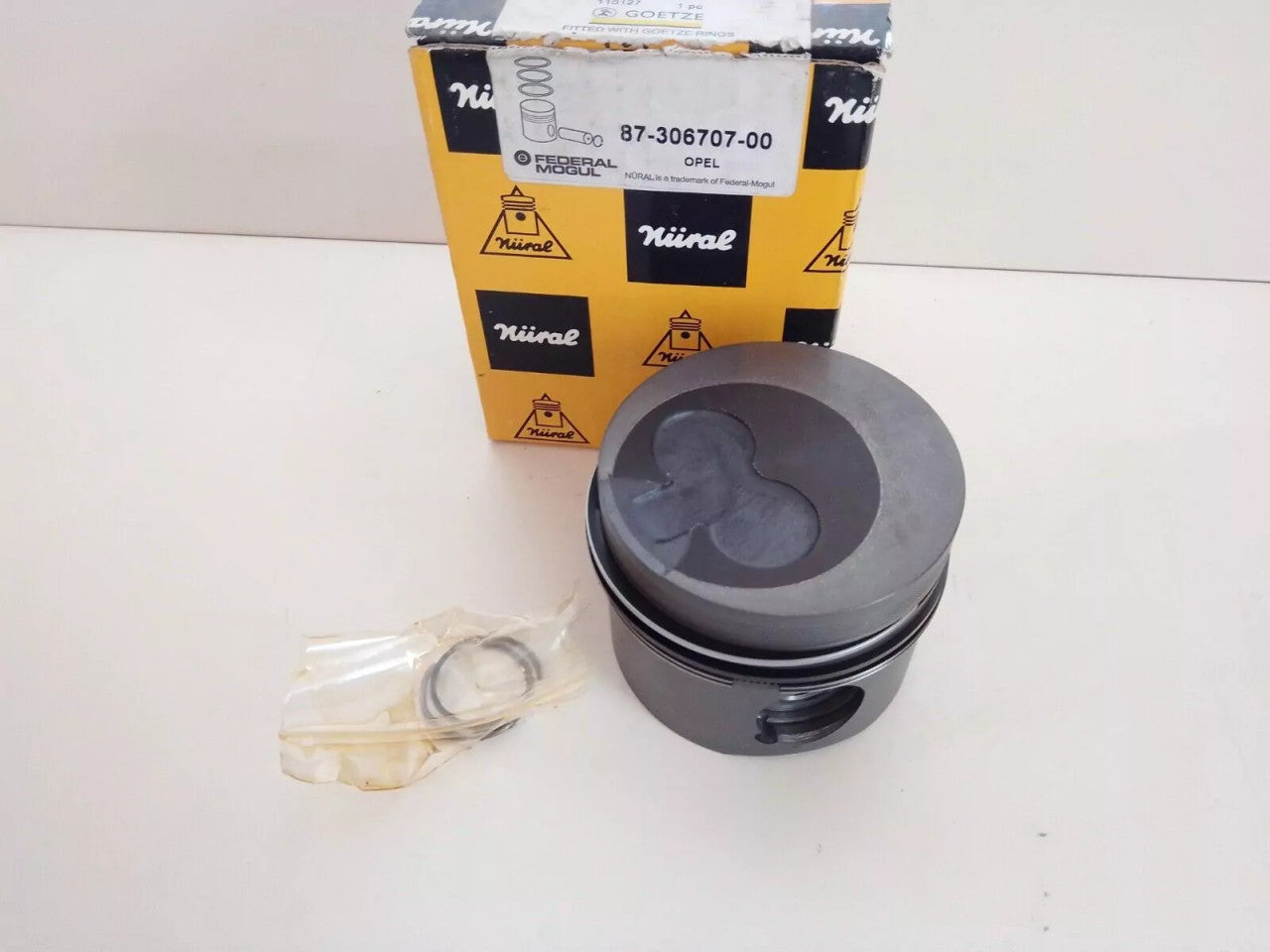 4x Piston fits Opel Vauxhall X17DTL 83mm Bore Oversize 87-306707-00 View Front