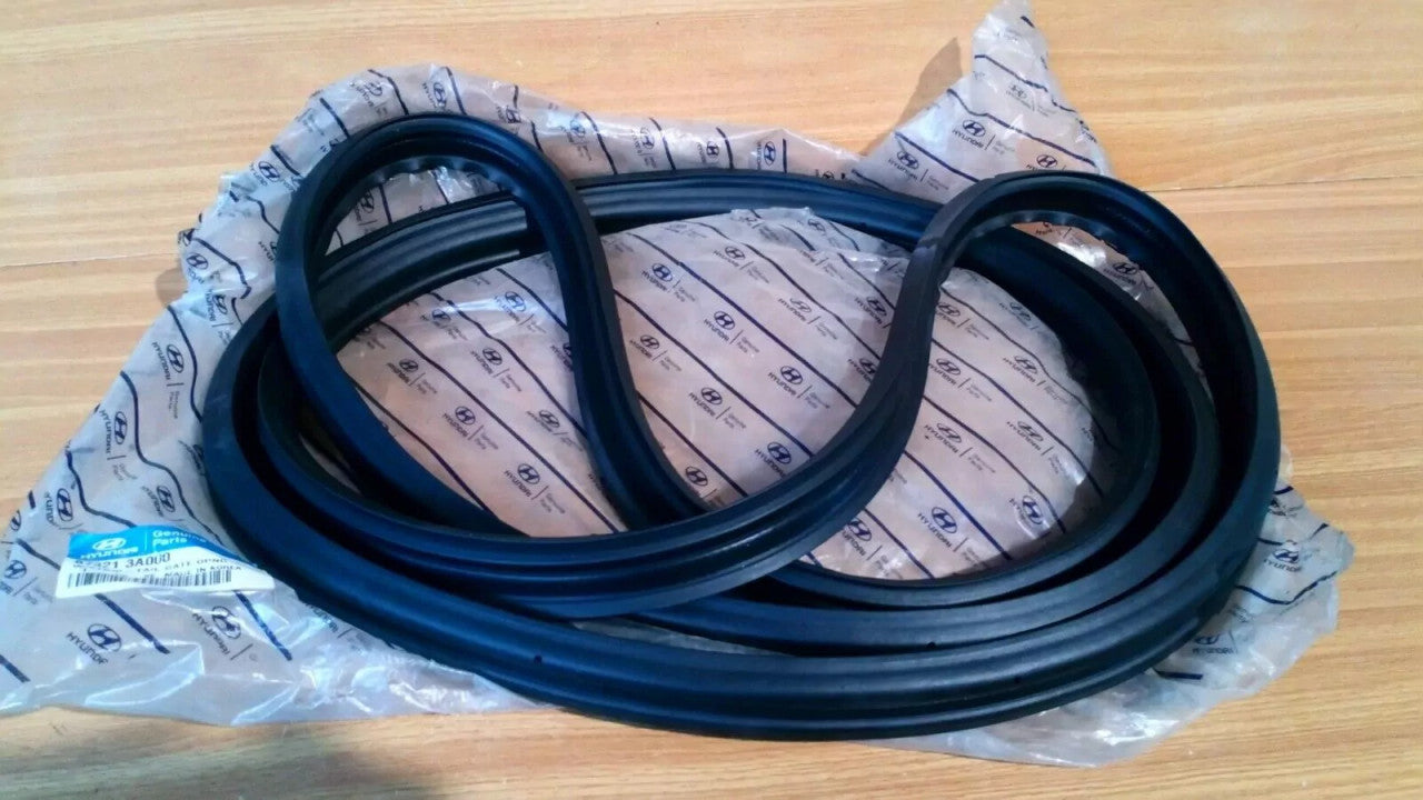 Trunk Lid Tailgate Seal Weather Strip fits Hyundai Trajet 873213A000 Genuine View Front