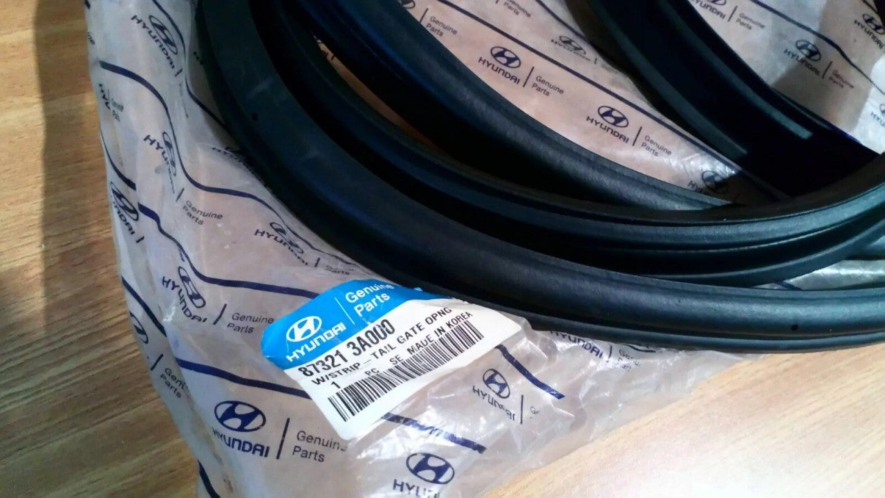 Trunk Lid Tailgate Seal Weather Strip fits Hyundai Trajet 873213A000 Genuine View Rear