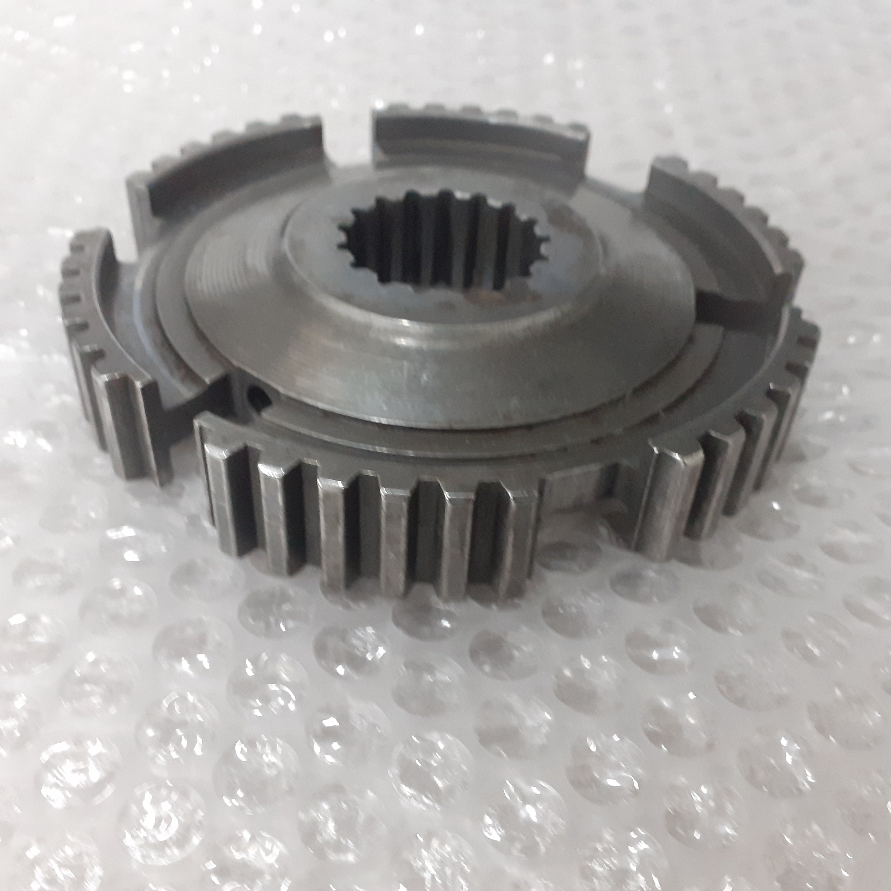 Manual Transmission Synchronizer Gearbox Hub fits Iveco Eurocargo 8870652 Genuine View Rear