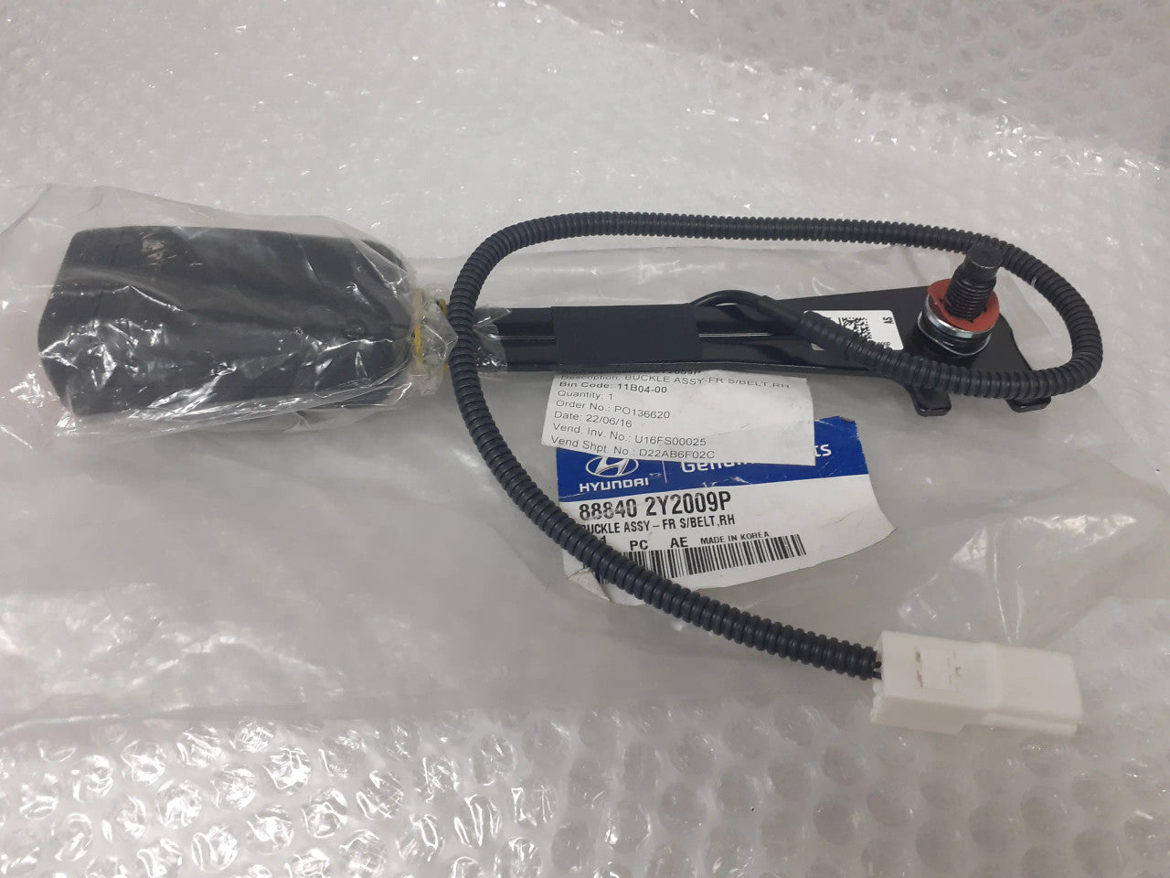 888402Y2009P Front Seat Belt Buckle fits Hyundai Kia 88840-2Y2009P Genuine View Front