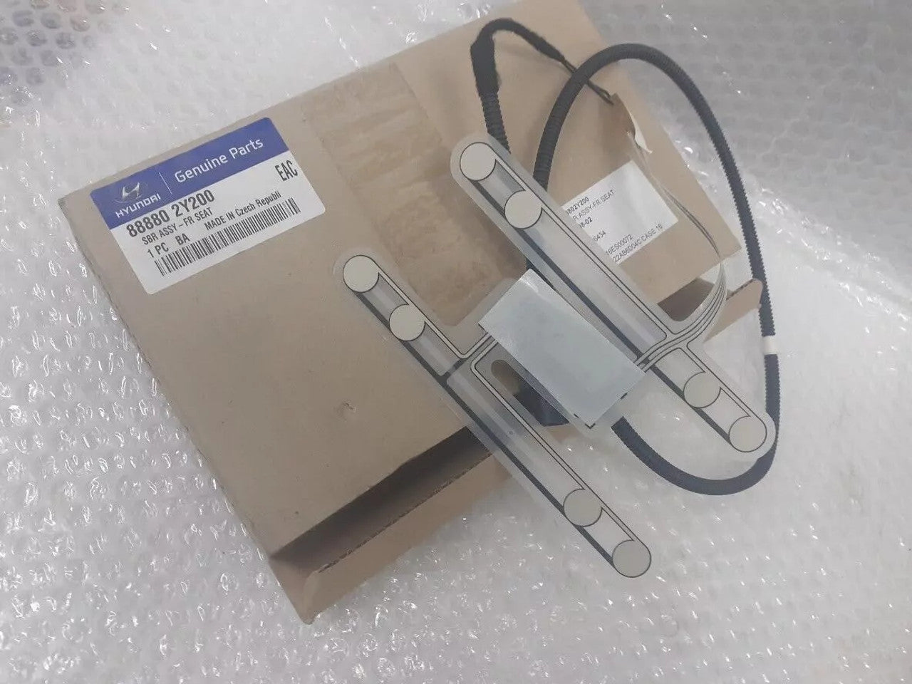 Front Seat Sensor fits Hyundai ix35 888802Y200 Genuine View Front